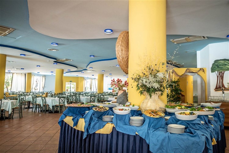 restauracia hotela Nicotera Beach v Nicotera Marina v talianskej Kalabrii | Nicotera Beach